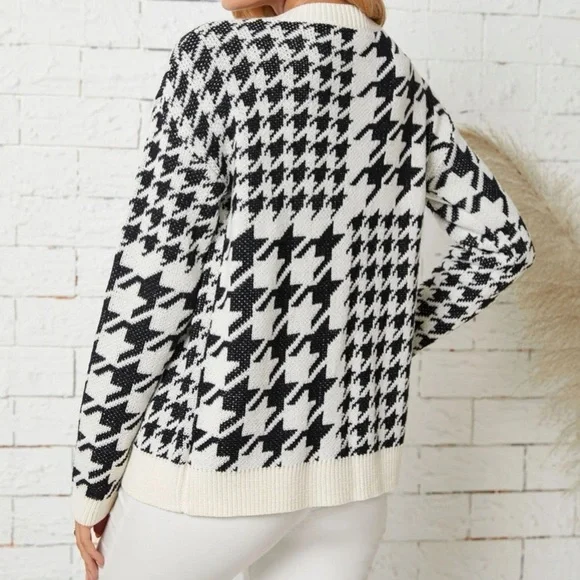 🔥FLASH SALE🔥Houndstooth Button Front Cardigan - Picture 4 of 5
